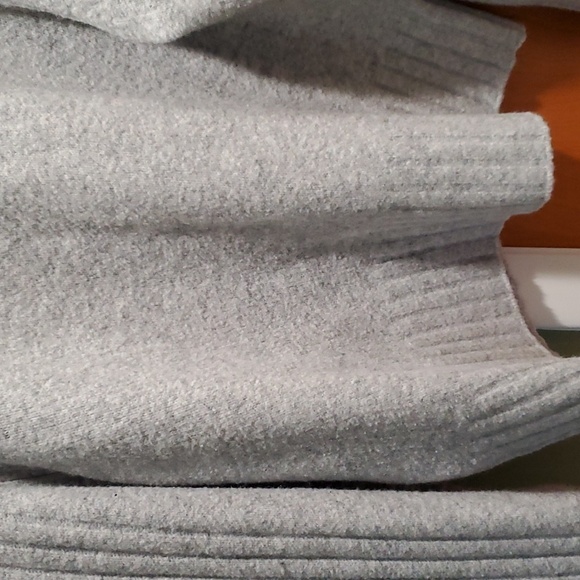 Ava viv mock neck sweater EUC - Picture 4 of 4